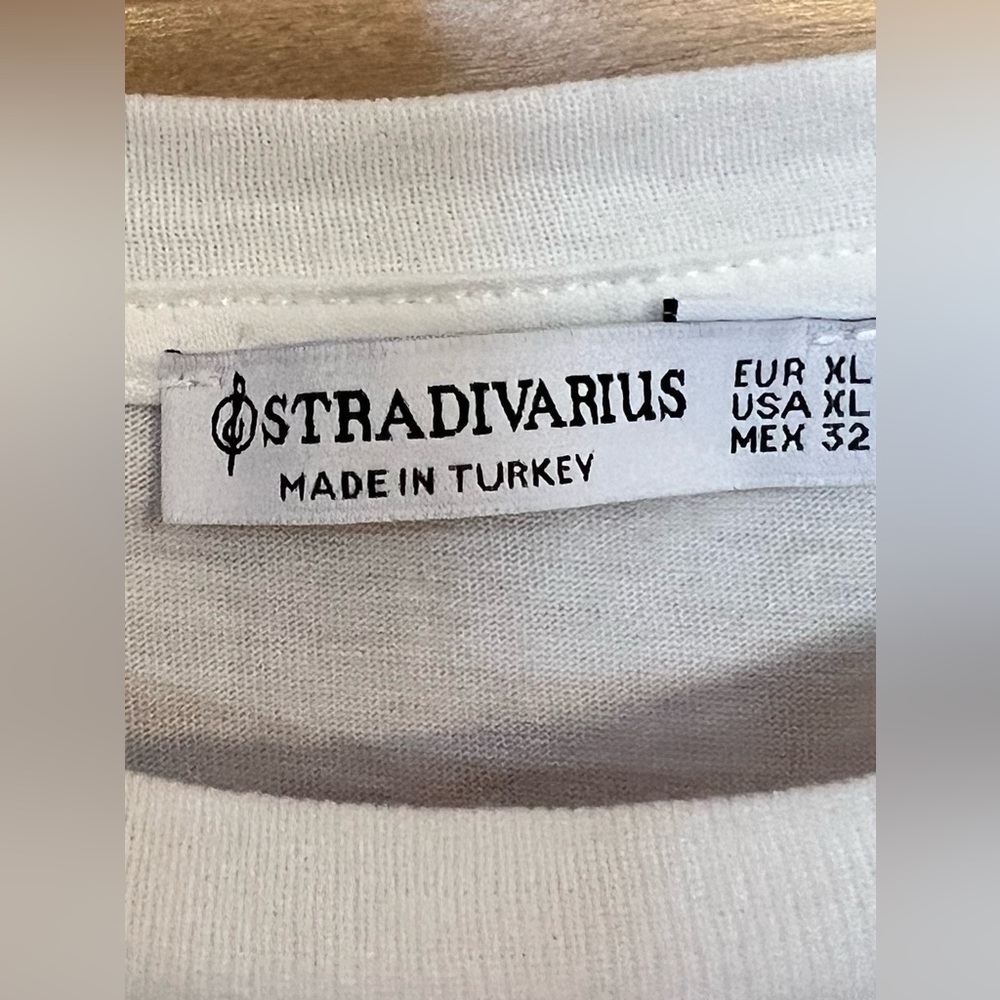 🍒 ASOS 🍒Stradivarius cherry detail graphic cropped t-shirt in white SZ.XL - Picture 3 of 6